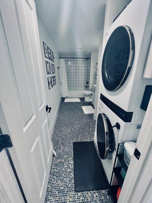 Urban Oasis, Otr Near Casino & Downtown! - 2 Beds Apartment Cincinnati Bagian luar foto